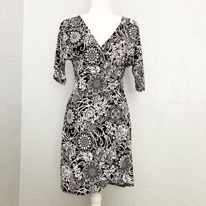 Forever 21 wrap dress black and white print Small